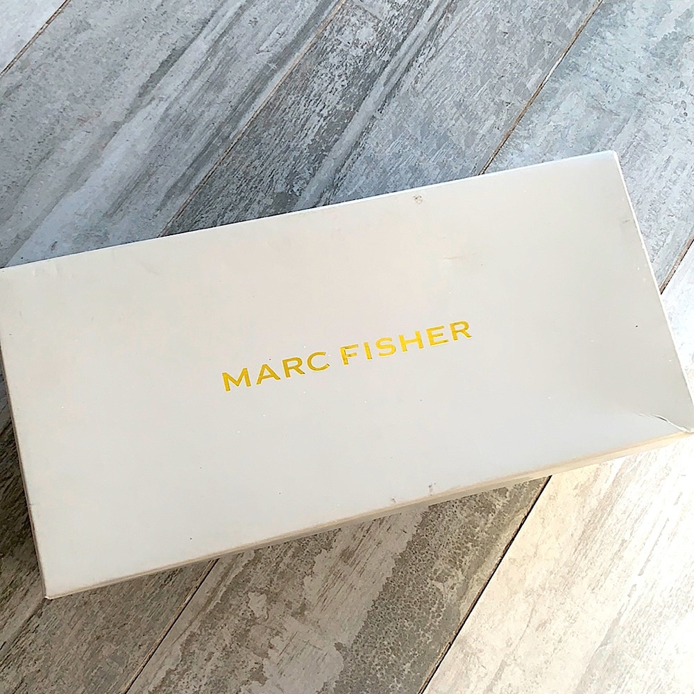Marc Fisher Gift Wrap Packaging Shoe Box Storage Dust Cover